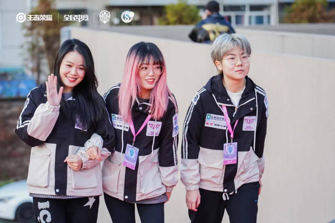 包含惊天逆转！赔率变化战队挺进四强的词条